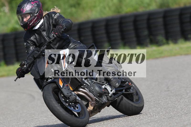 Archiv-2025/10 23.04.2025 Cornu Master School ADR/gruen-vert/67